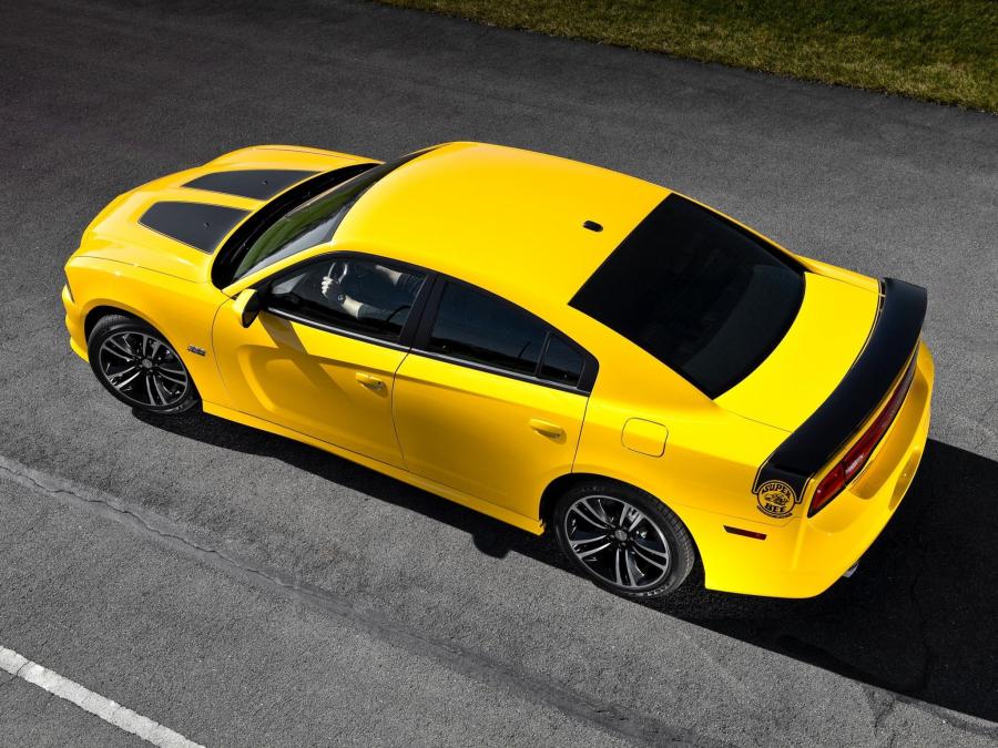  Dodge Charger SRT8 Super Bee 2012 года  (фото 2 из 39)